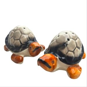 Elvin sea turtles vintage salt and pepper shakers made in Japan